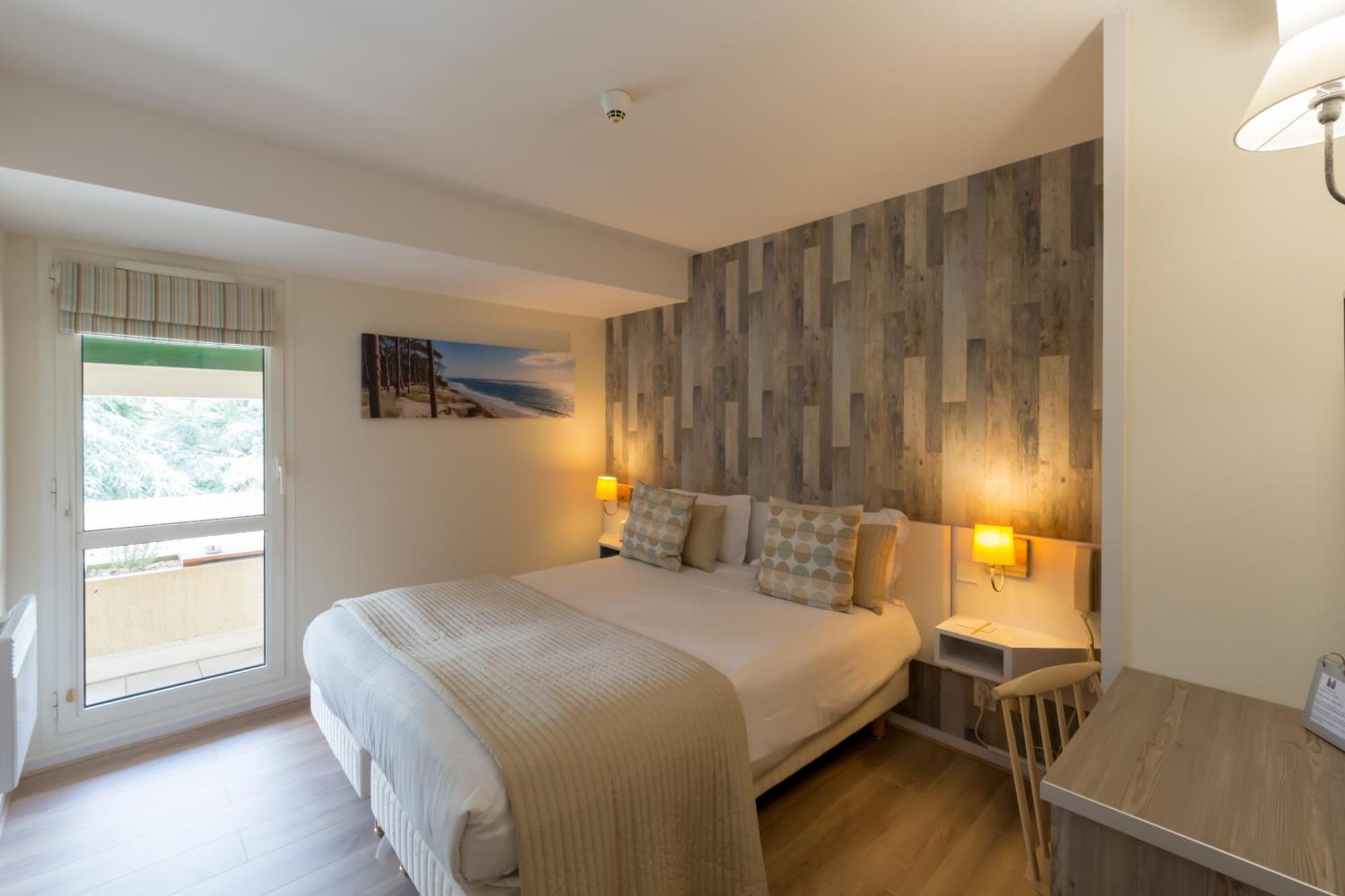 Pey La Tour - Logis Hotels & Restaurant Salleboeuf Dış mekan fotoğraf