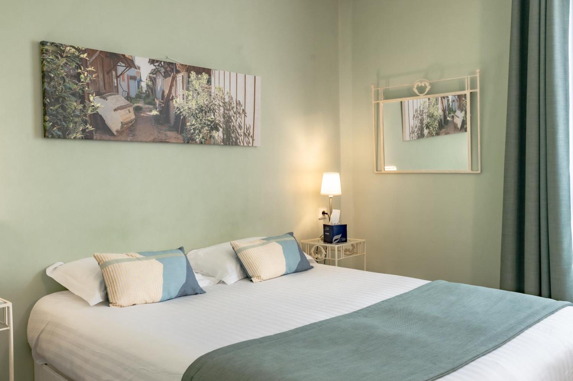 Pey La Tour - Logis Hotels & Restaurant Salleboeuf Dış mekan fotoğraf