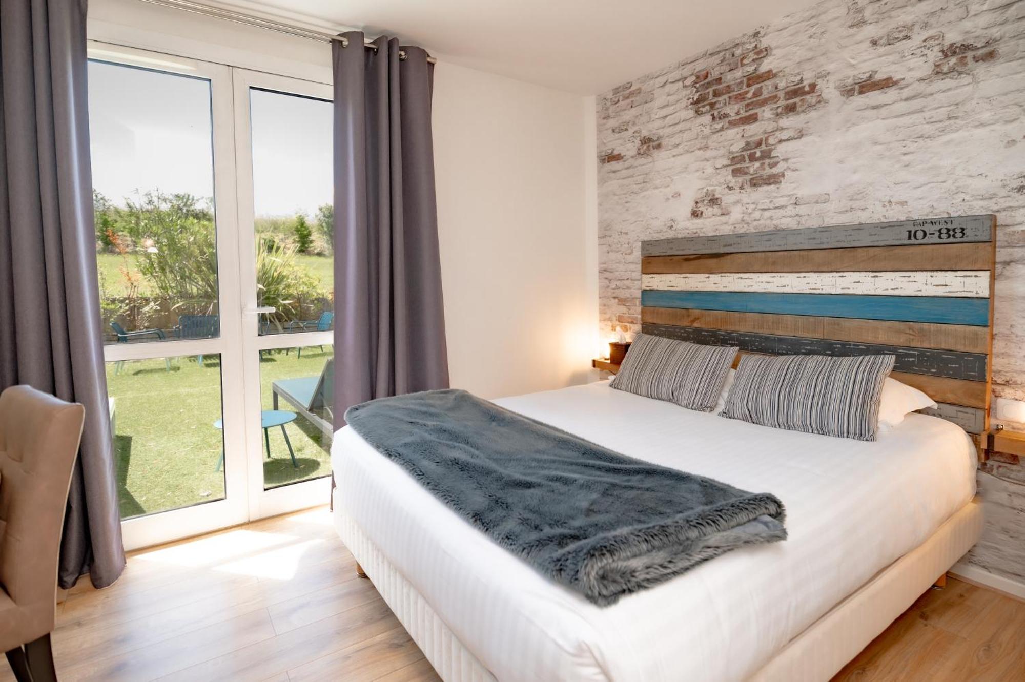 Pey La Tour - Logis Hotels & Restaurant Salleboeuf Dış mekan fotoğraf